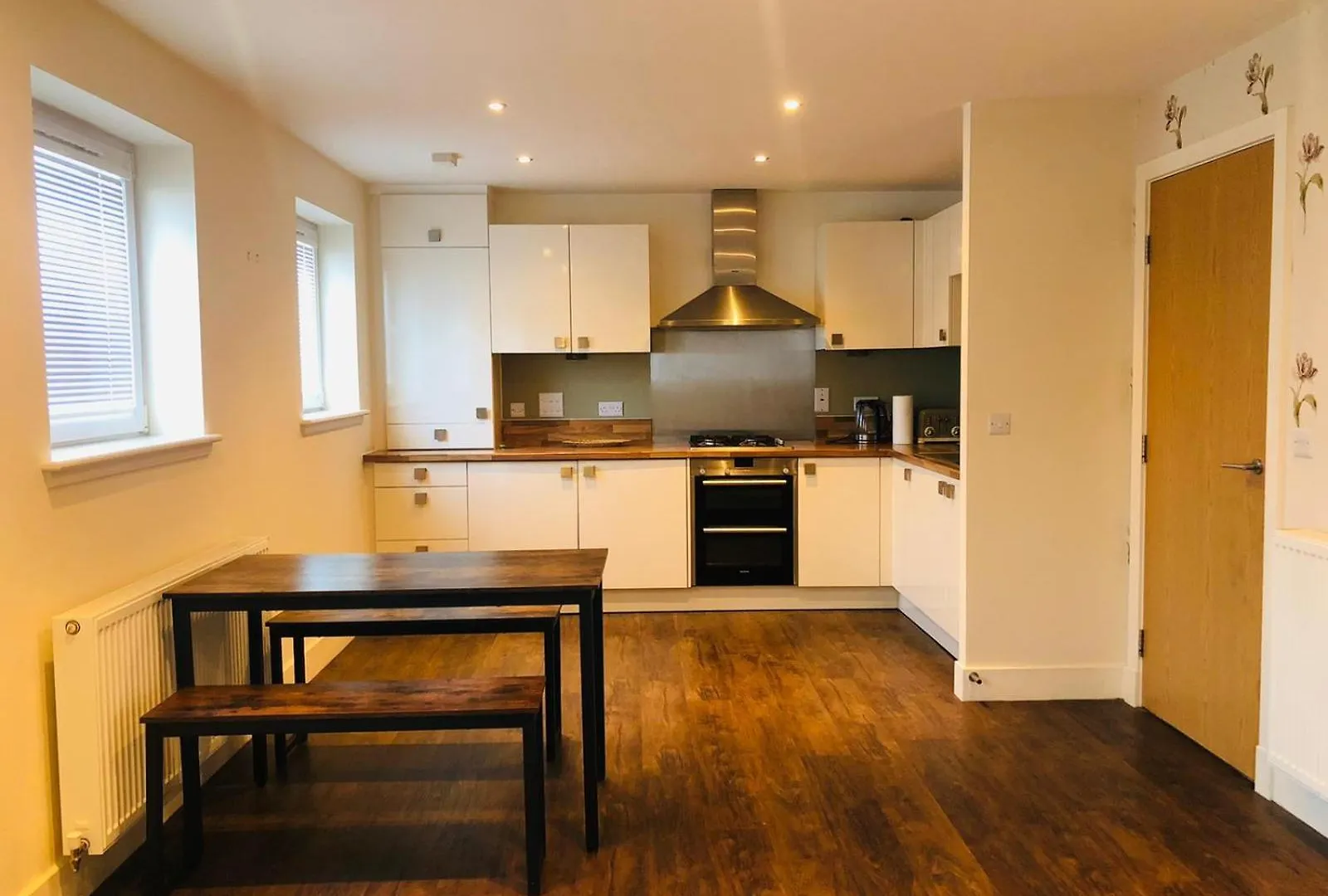 Stunning 2 Bedroom Flat In Edinburghs kontakt